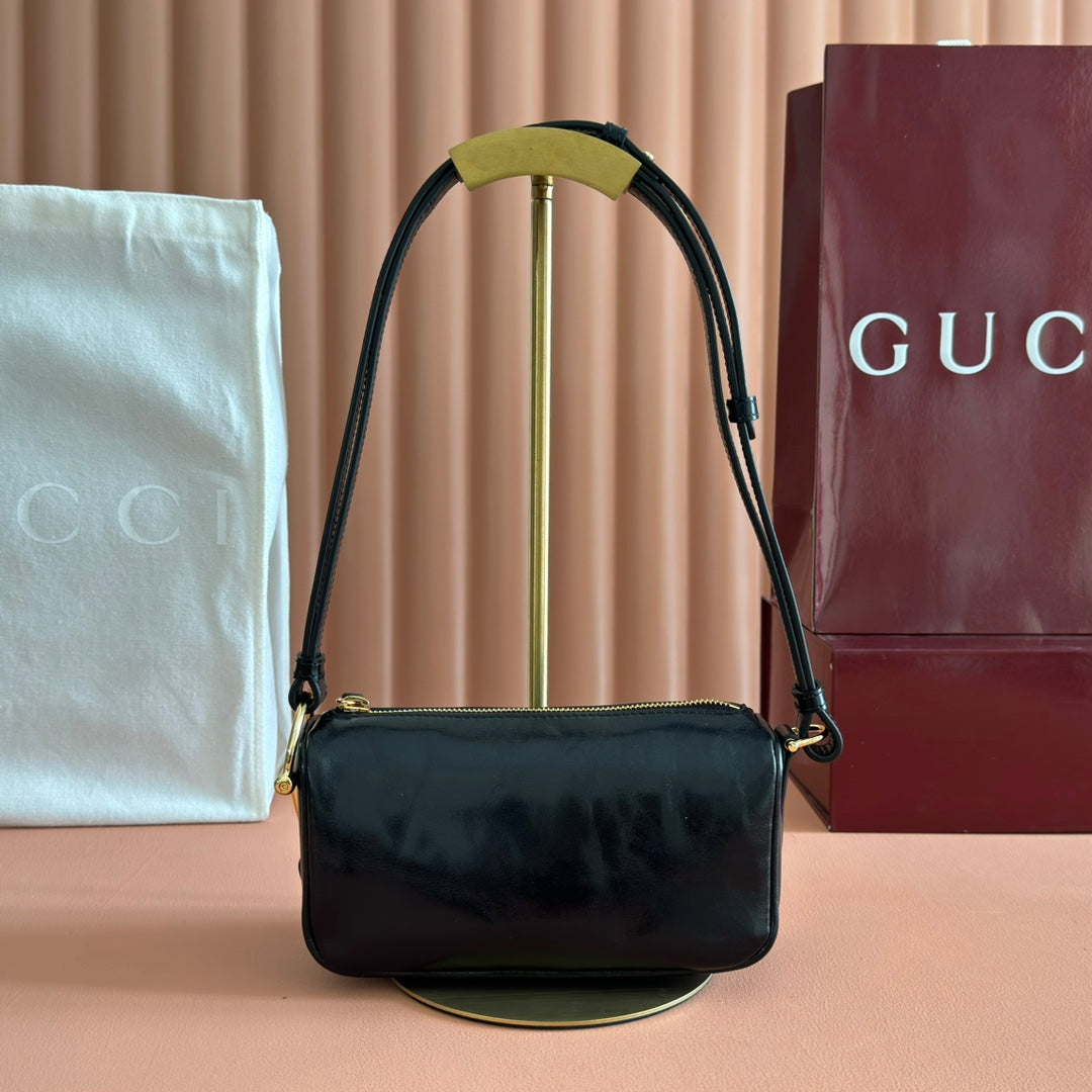 GUCCI 26S SHOULDER BAG 19 IN BLACK SHINY CALFSKIN