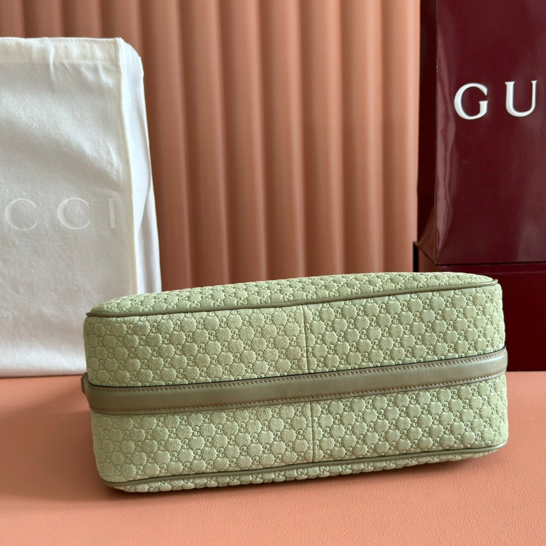 GUCCI 26S SHOULDER BAG 31 IN LIGHT GREEN EMBOSSED SUEDE