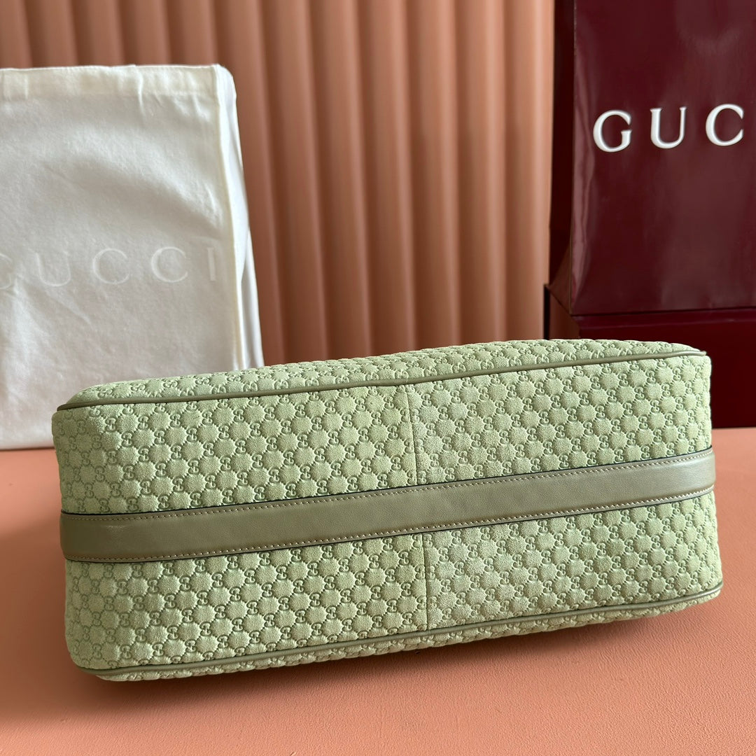 GUCCI 26S SHOULDER BAG 38 IN LIGHT GREEN EMBOSSED SUEDE