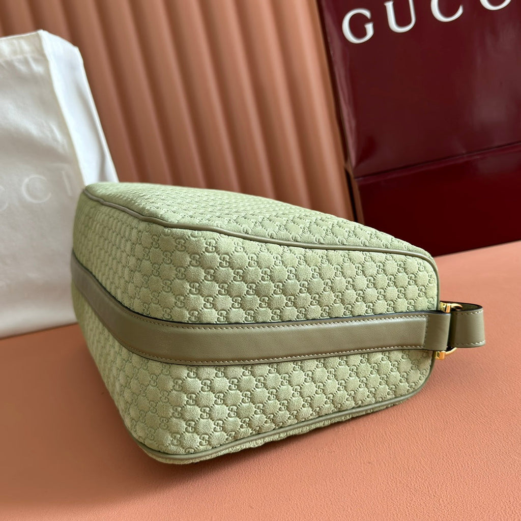 GUCCI 26S SHOULDER BAG 38 IN LIGHT GREEN EMBOSSED SUEDE