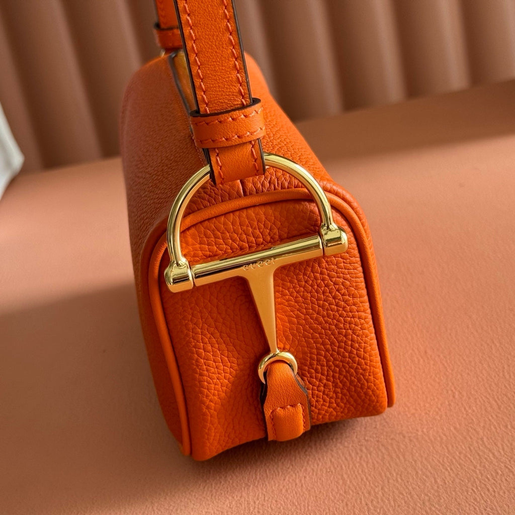GUCCI 26S SHOULDER BAG 19 IN ORANGE CALFSKIN