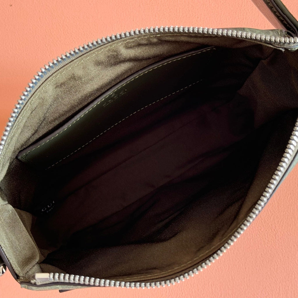 GUCCI 26S SUPREME MESSENGER BAG 23 IN MOSS GREEN CANVAS