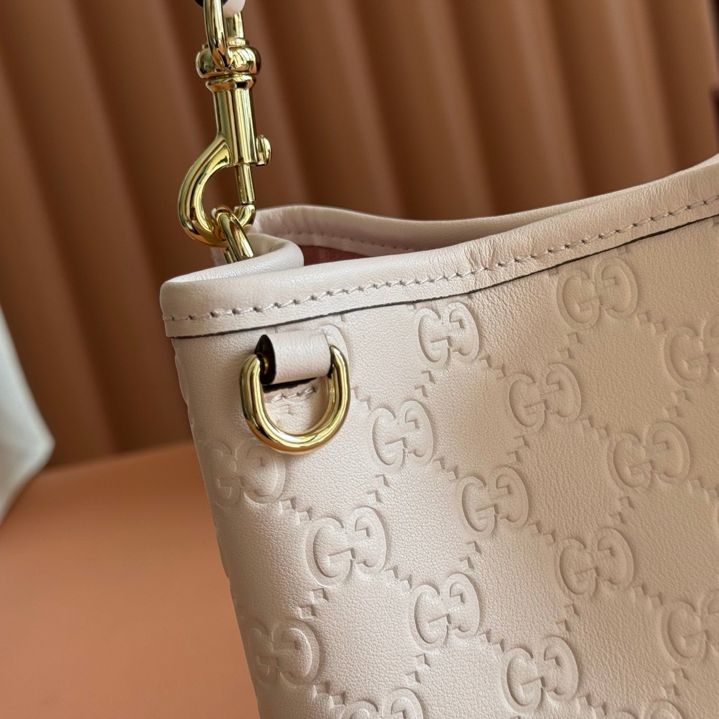 GUCCI 26S HAND BAG 19 IN LIGHT PINK CALFSKIN WITH MONOGRAM PATTERN