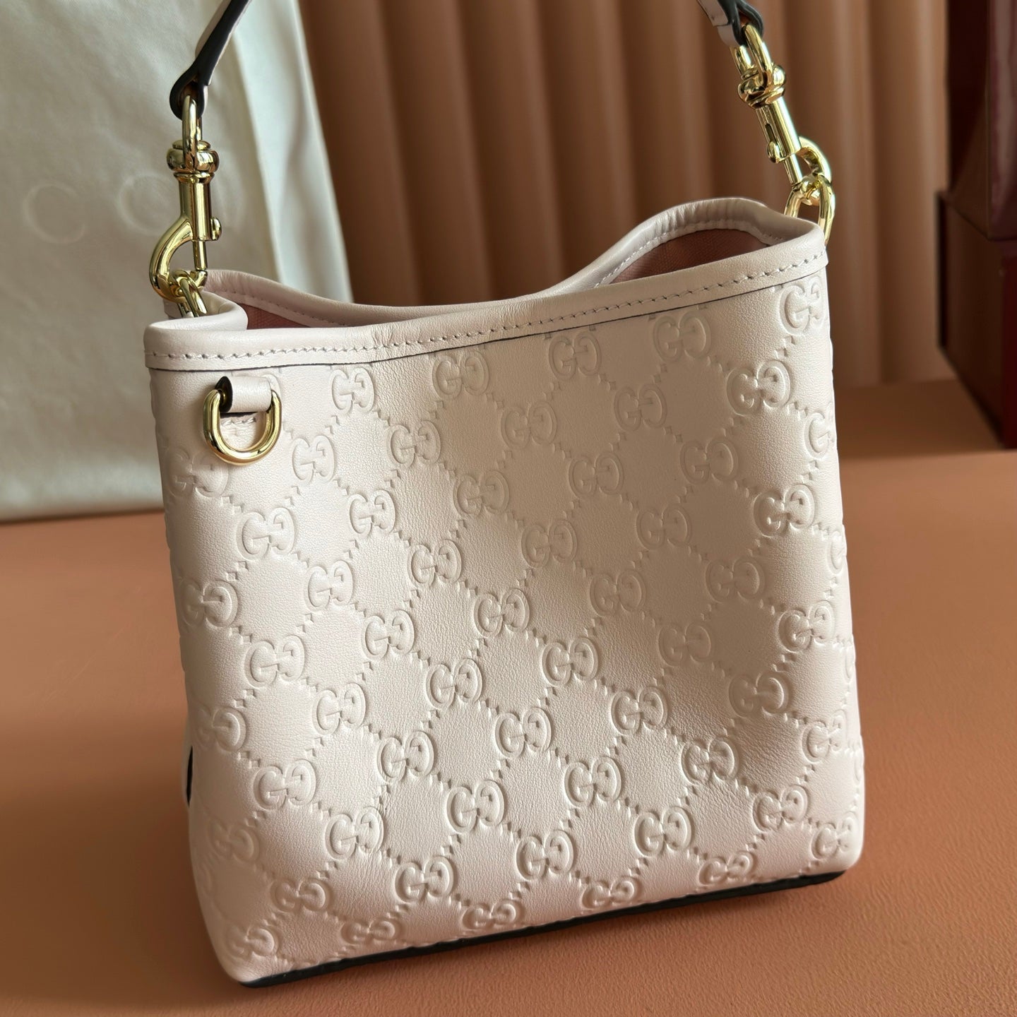 GUCCI 26S HAND BAG 19 IN LIGHT PINK CALFSKIN WITH MONOGRAM PATTERN