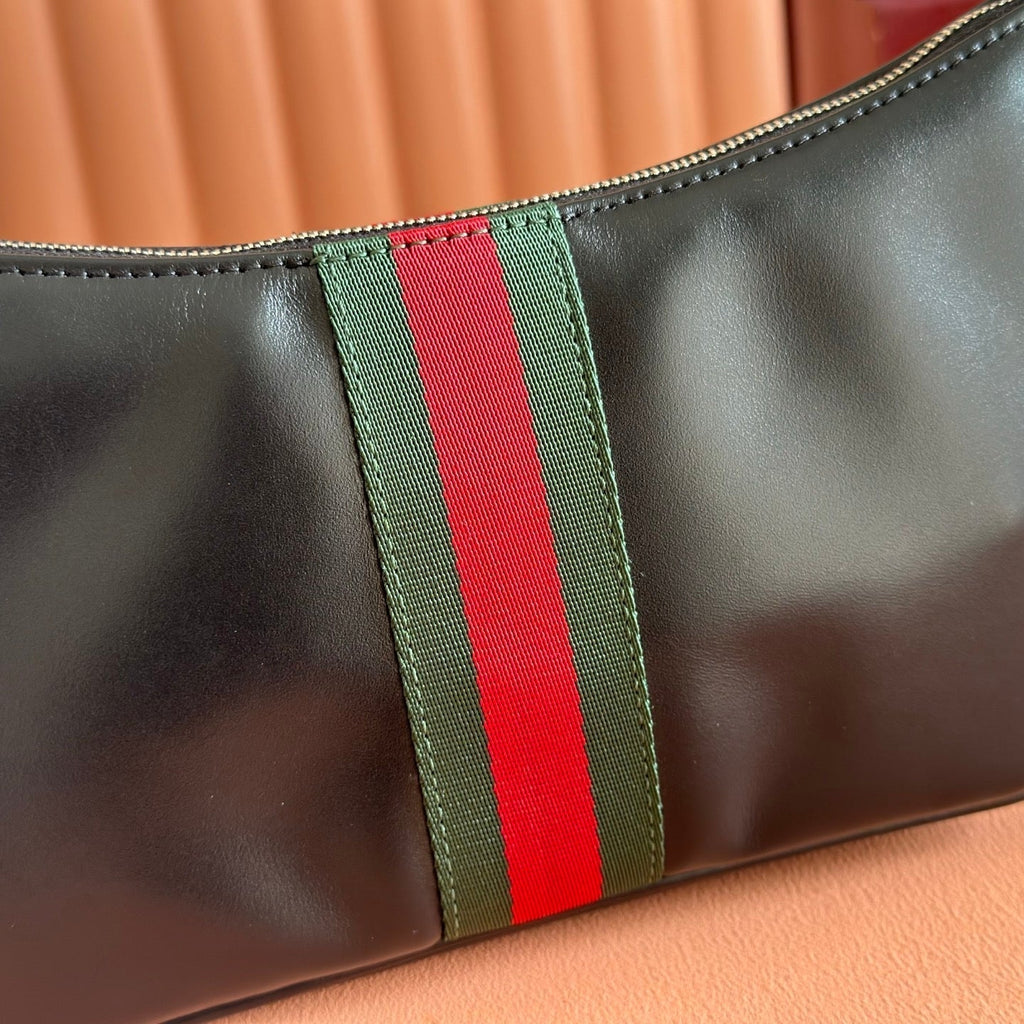 GUCCI 26S LUNETTA SHOULDER BAG 22 IN BLACK CALFSKIN