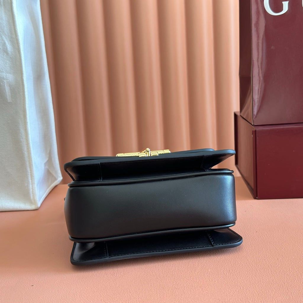 GUCCI 26S SIENA TOP HANDLE BAG 19 IN BLACK CALFSKIN