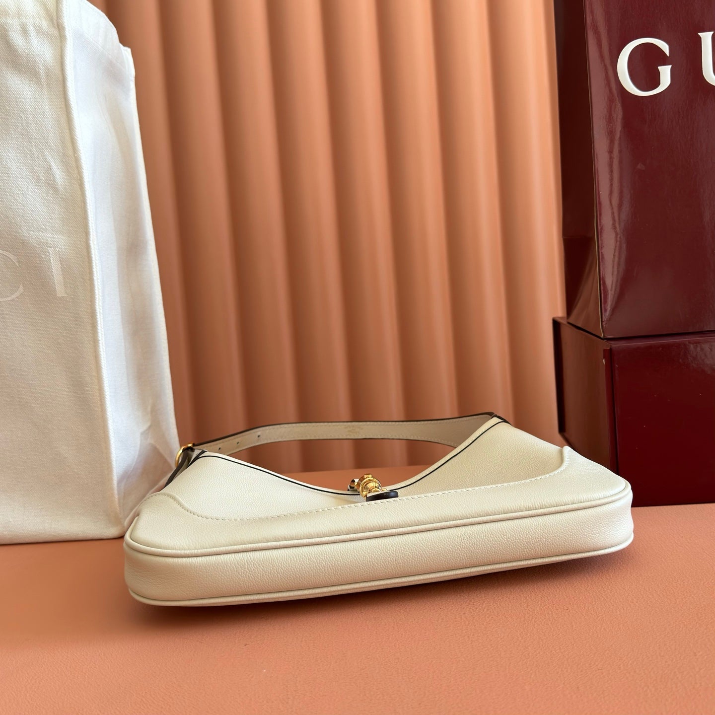 GUCCI 26S JACKIE SLIM SHOULDER BAG 27 IN CREAM WHITE CALFSKIN
