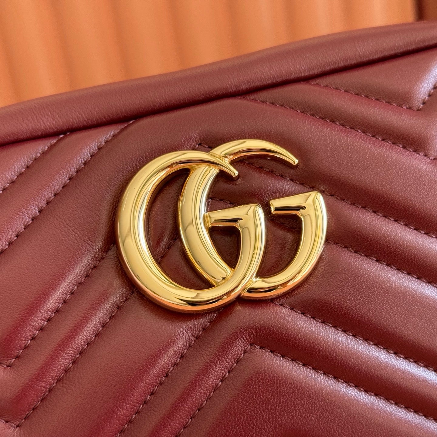 GUCCI 26S  MARMONT SHOULDER BAG 24 IN DARK RED CALFSKIN