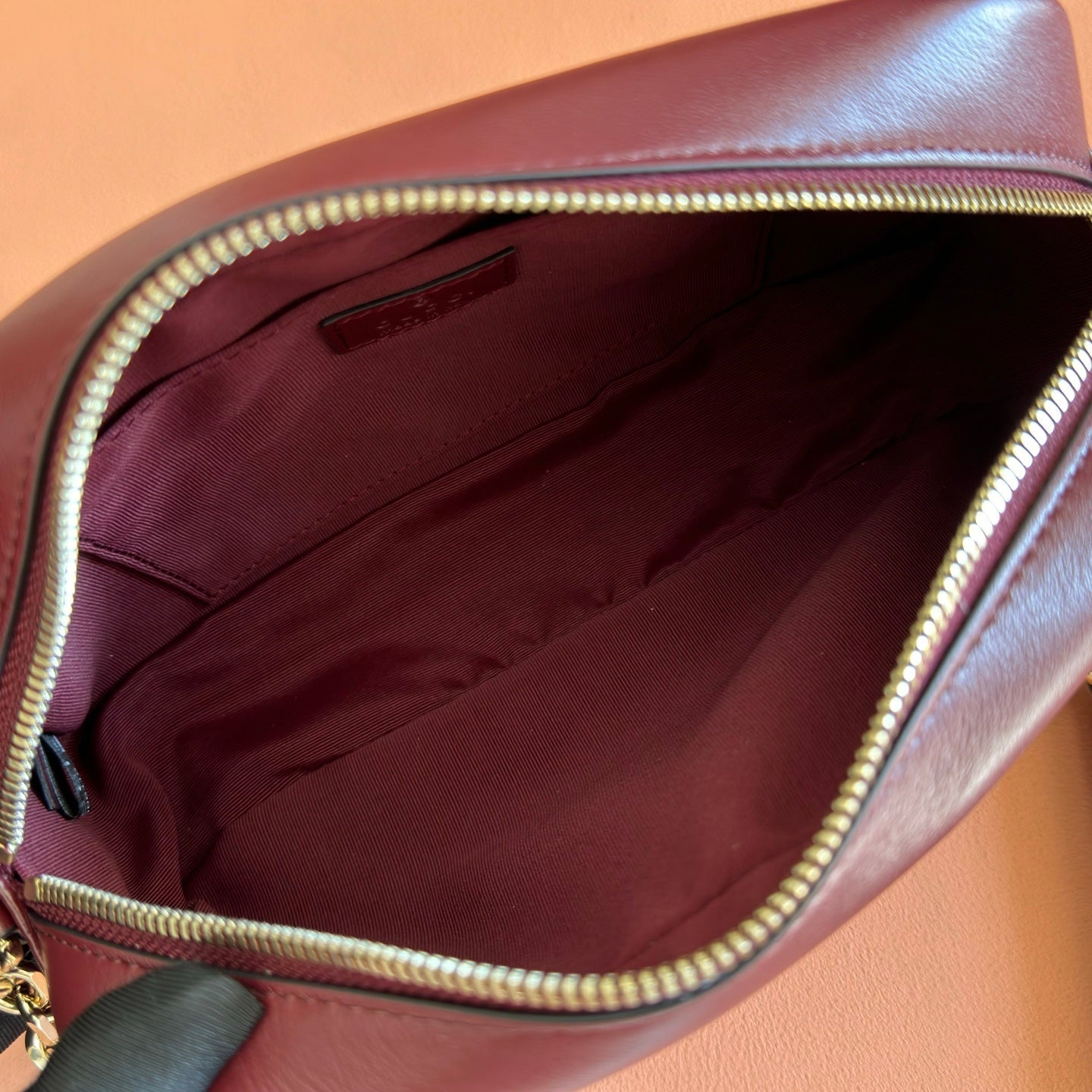 GUCCI 26S  MARMONT SHOULDER BAG 24 IN DARK RED CALFSKIN