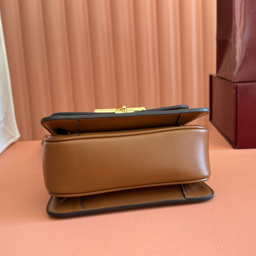 GUCCI 26S SIENA TOP HANDLE BAG 19 IN BROWN CALFSKIN