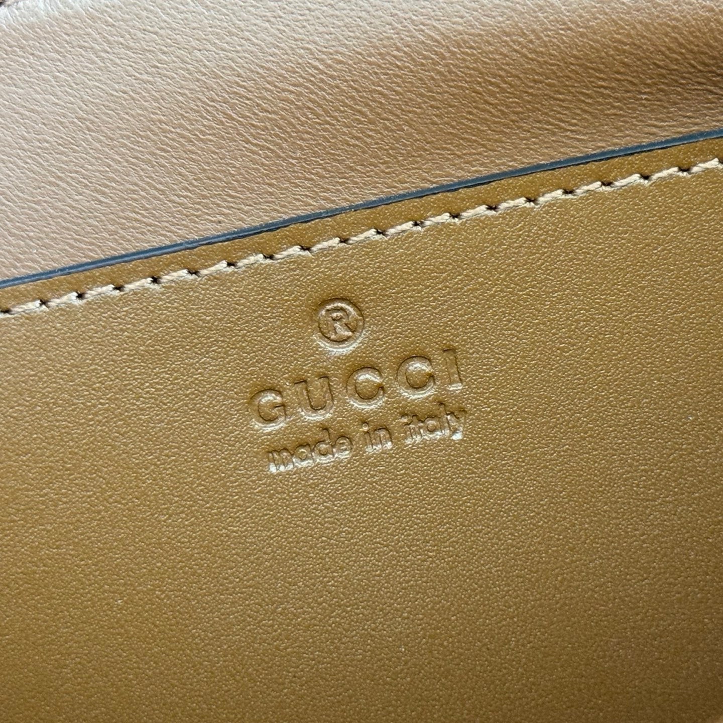 GUCCI 26S SIENA TOP HANDLE BAG 19 IN BROWN CALFSKIN