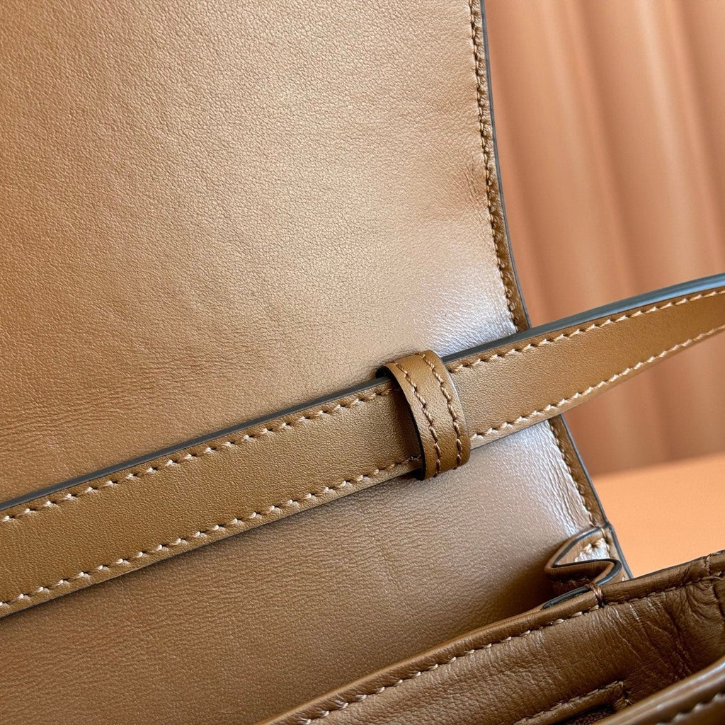 GUCCI 26S SIENA TOP HANDLE BAG 25 IN BROWN CALFSKIN