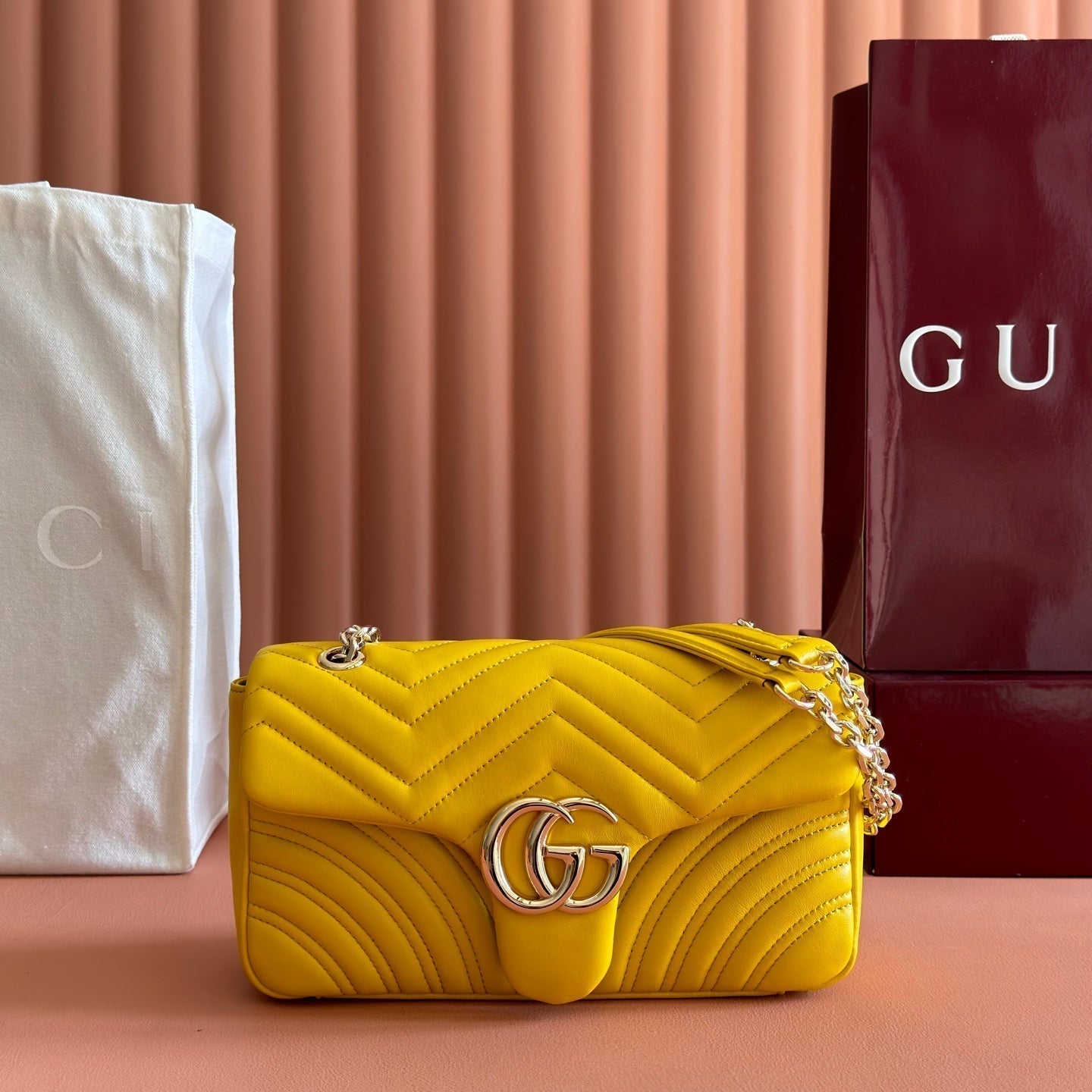 GUCCI 26S  MARMONT BAG 26 IN YELLOW LAMBSKIN
