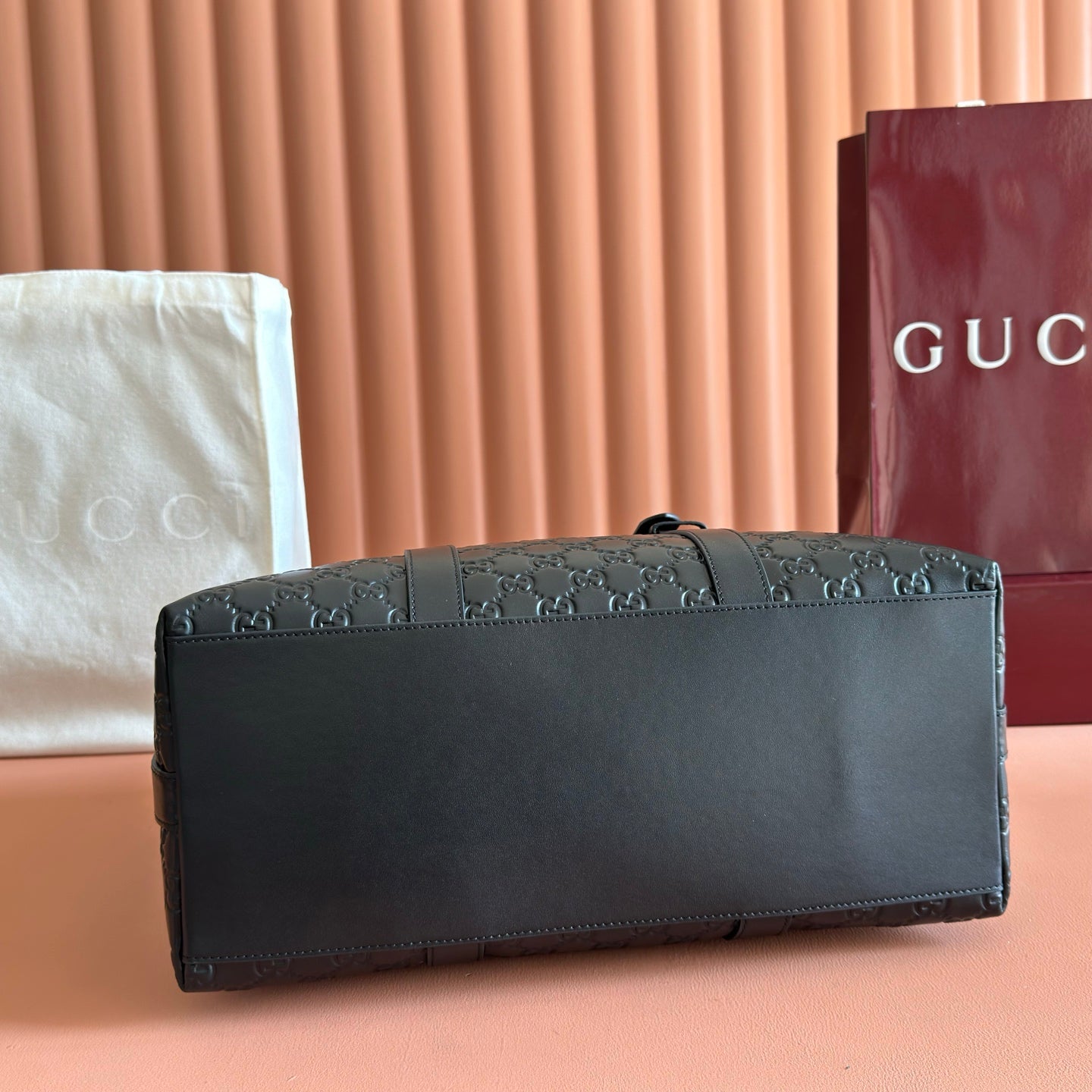 GUCCI 26S TOTE BAG 38 IN BLACK EMBOSSED CALFSKIN