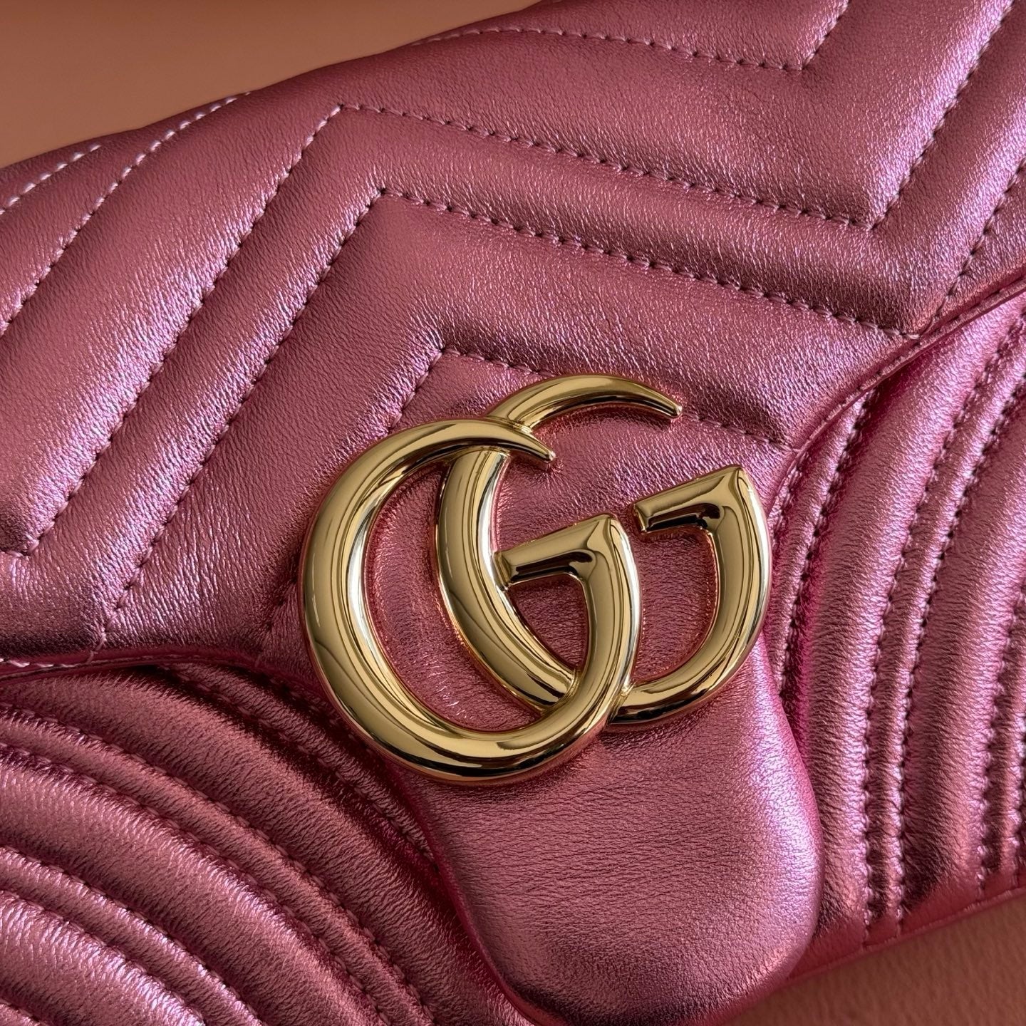GUCCI 26S  MARMONT BAG 26 IN METALLIC PINK LAMBSKIN