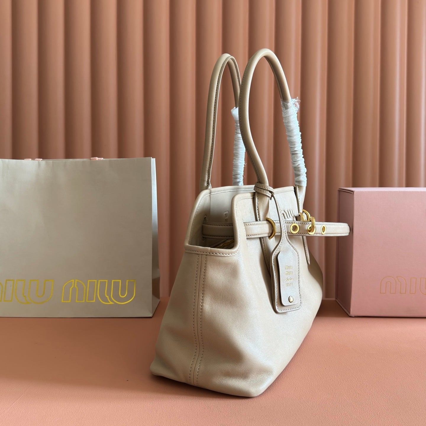 MIUMIU 26S BORSA AVENTURE BAG 44 IN DARK BEIGE LAMBSKIN GOLD HARDWARE