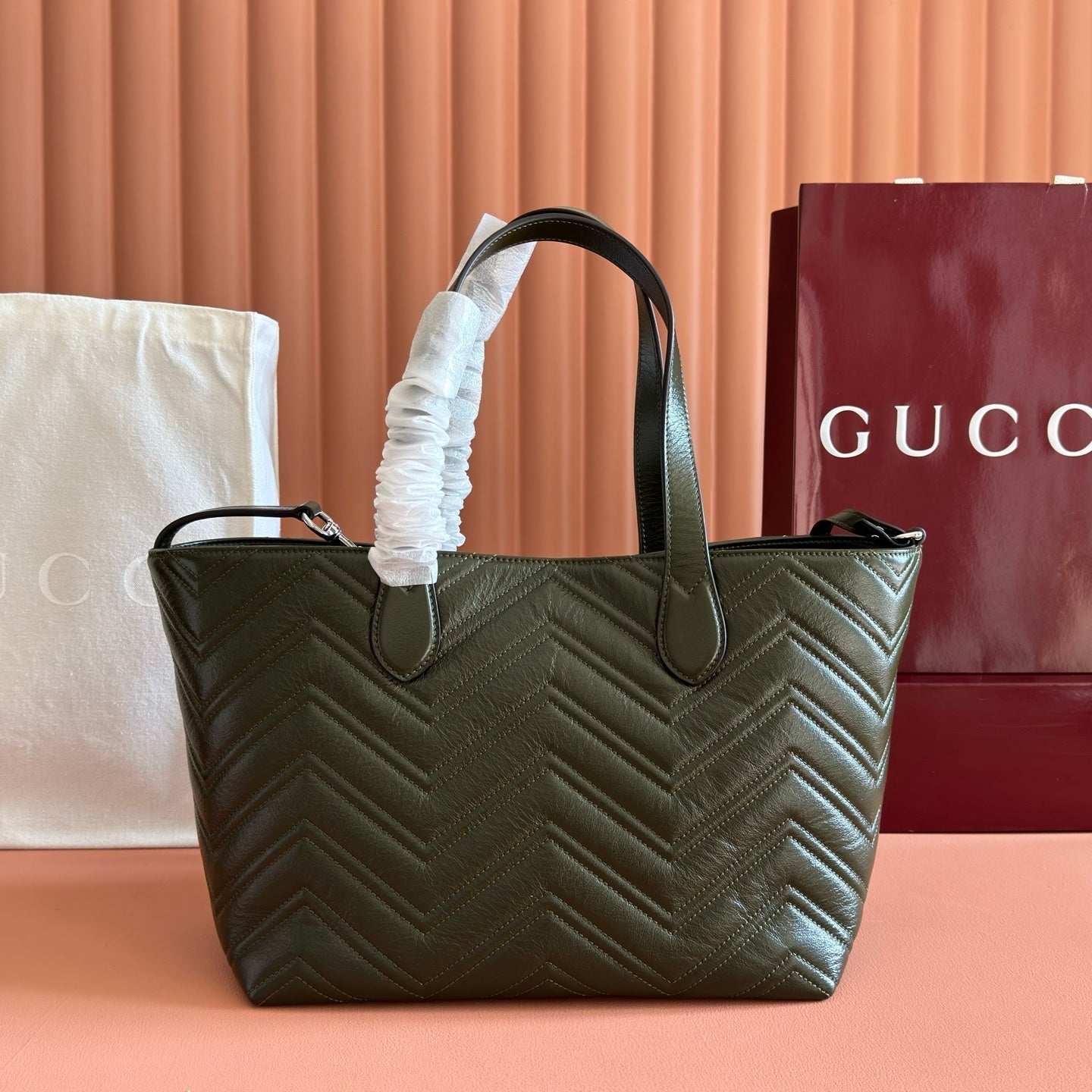 GUCCI 26S  MARMONT TOTE BAG 30 IN MOSS GREEN CALFSKIN