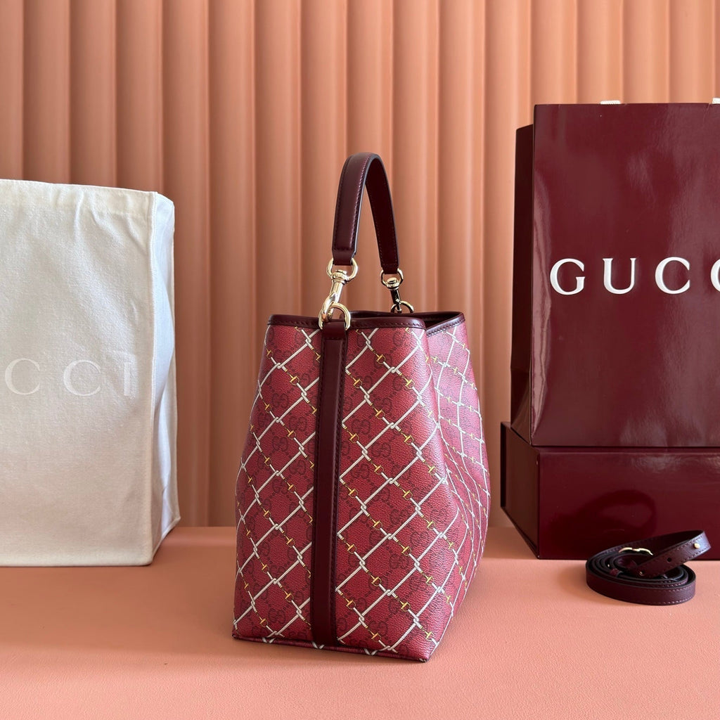 GUCCI 26S  EMBLEM BUCKET BAG 25 IN DARK RED COATED FABRIC