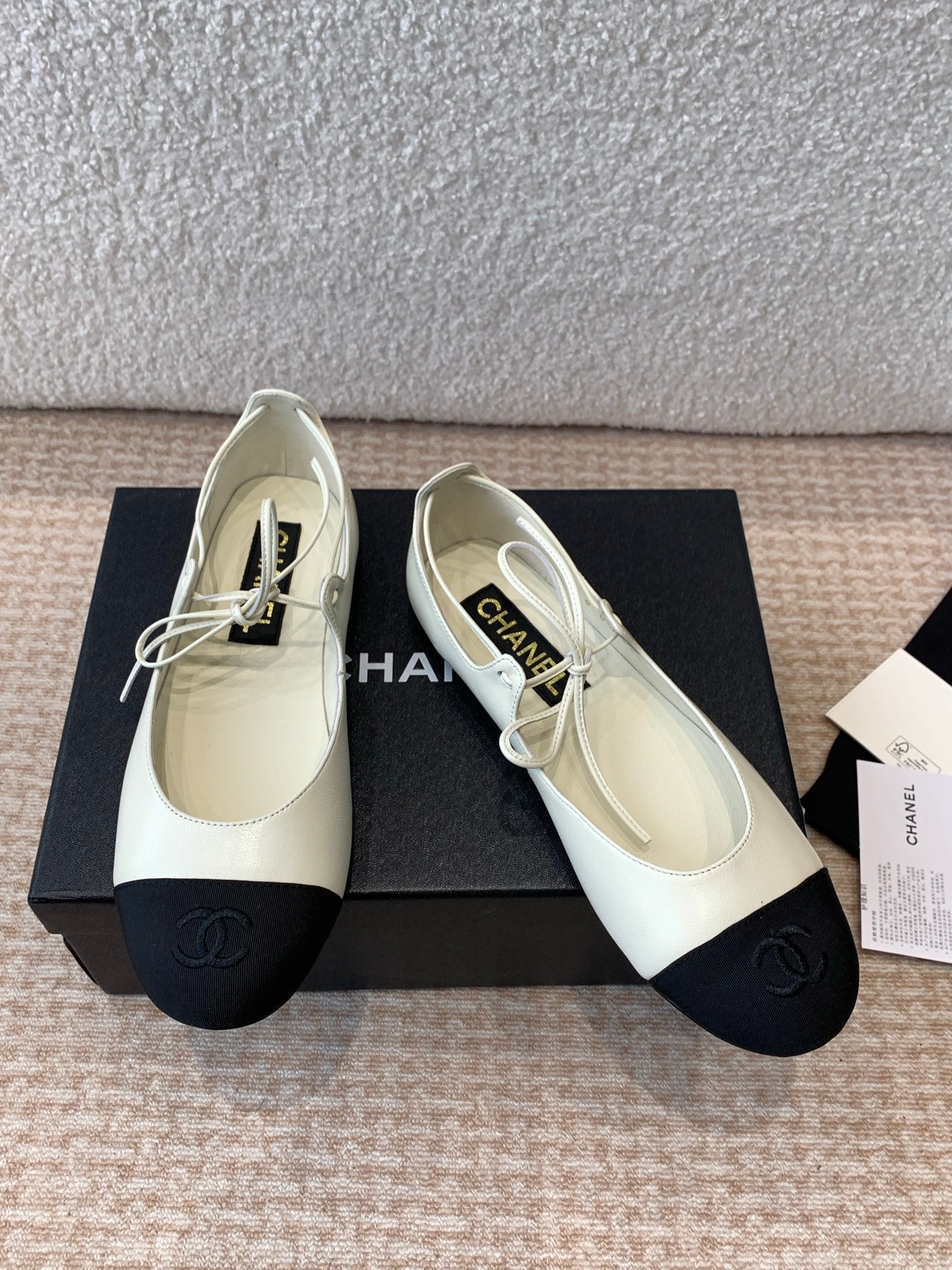 CHANEL MARY JANE BALLERINA IN WHITE LAMBSKIN