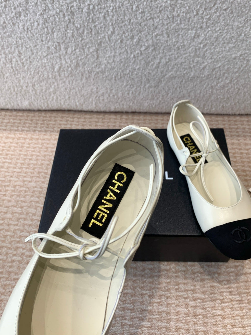 CHANEL MARY JANE BALLERINA IN WHITE LAMBSKIN