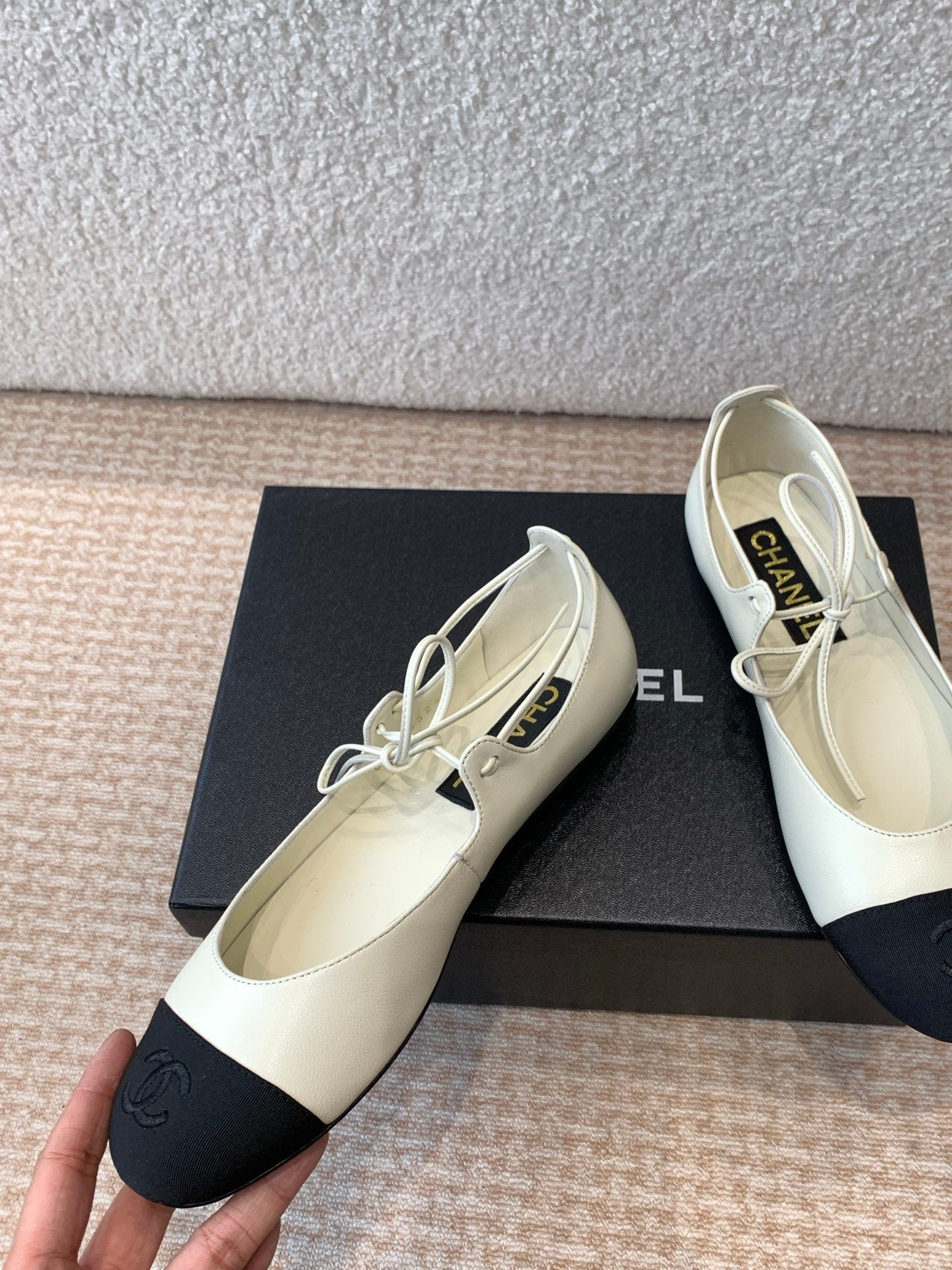 CHANEL MARY JANE BALLERINA IN WHITE LAMBSKIN