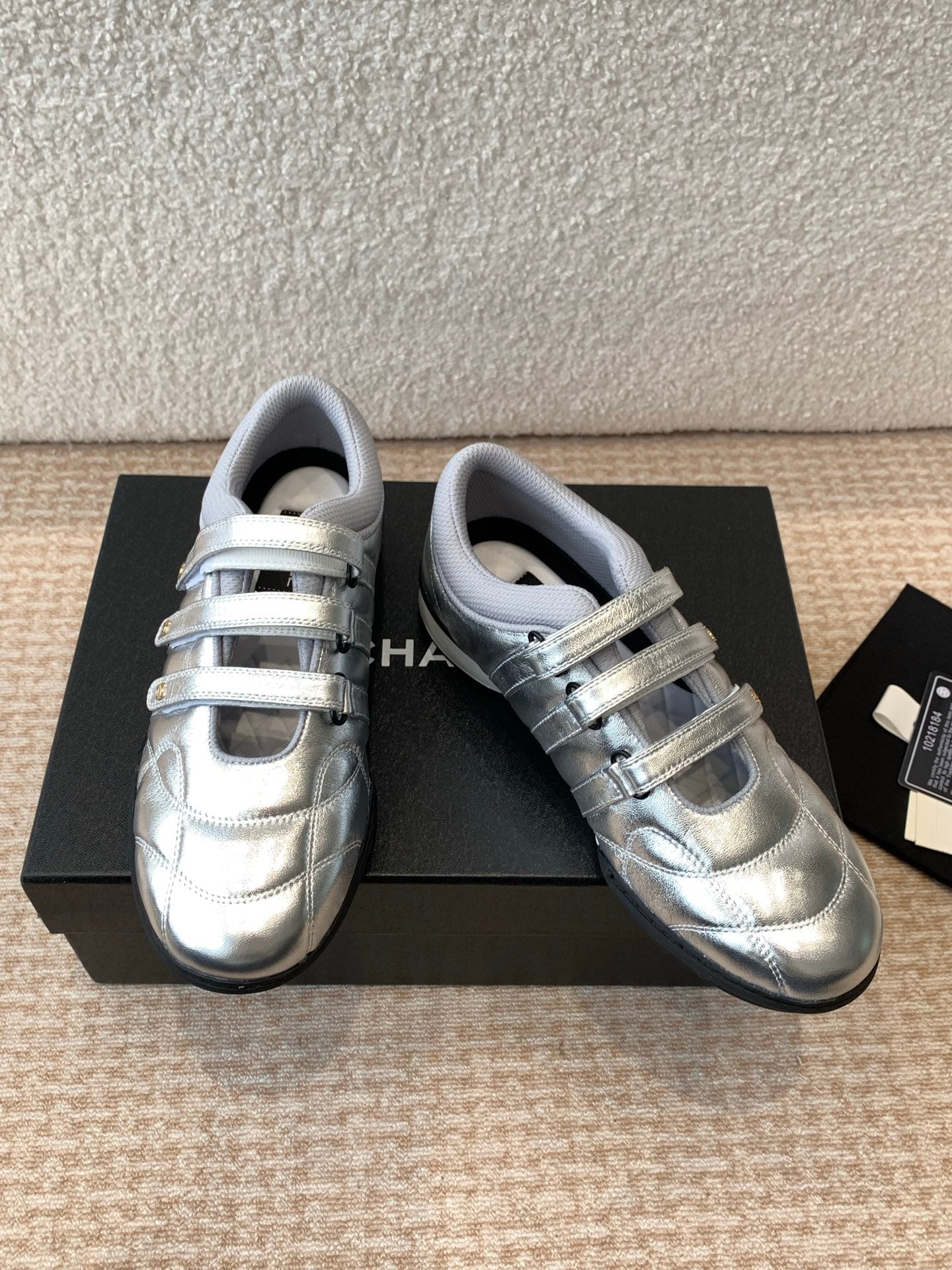 CHANEL MARY JANE SNEAKERS IN SILVER LAMBSKIN