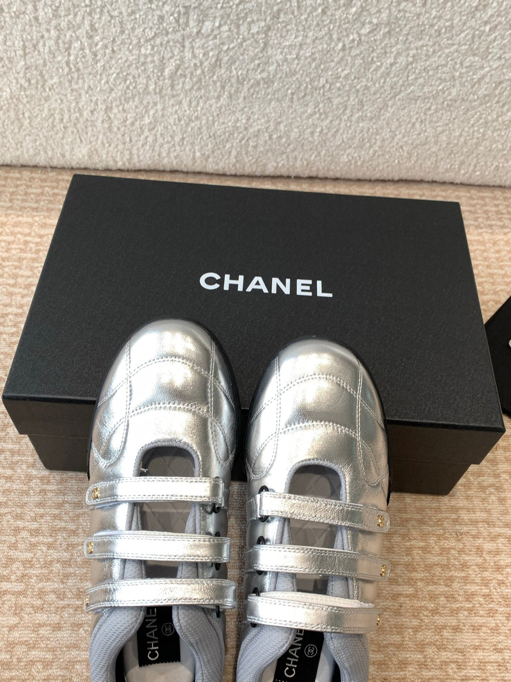 CHANEL MARY JANE SNEAKERS IN SILVER LAMBSKIN