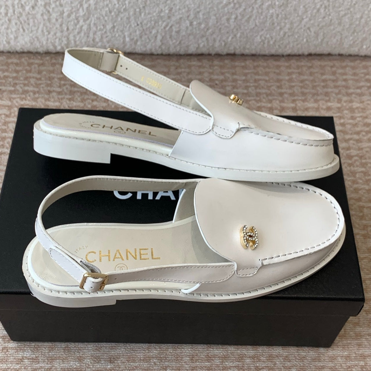 CHANEL MOASIN SLINGBACK IN WHITE PATENT CALFSKIN