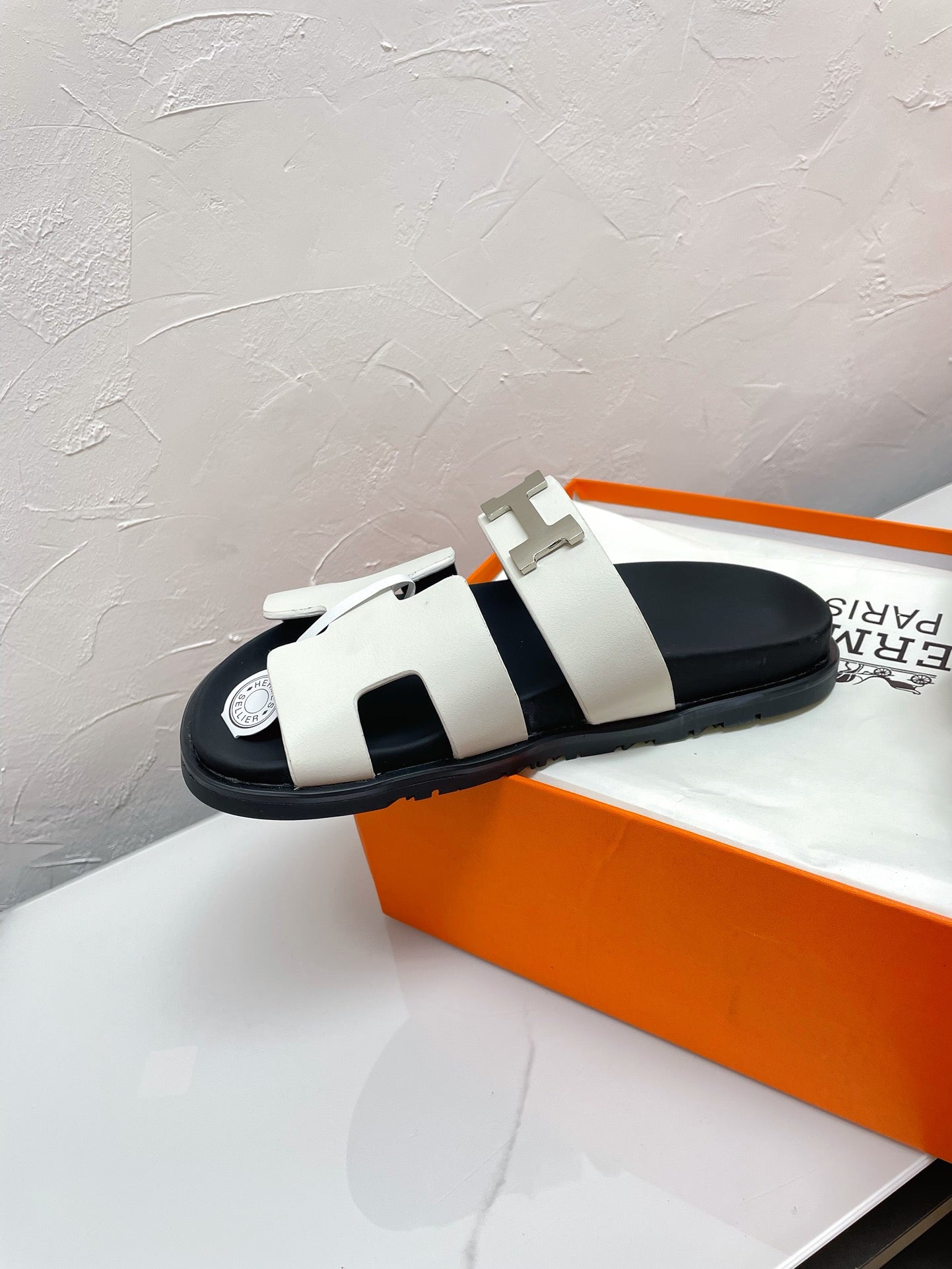 HERMES CHYPRE SANDAL WHITE LAMBSKIN WITH H BUCKLE