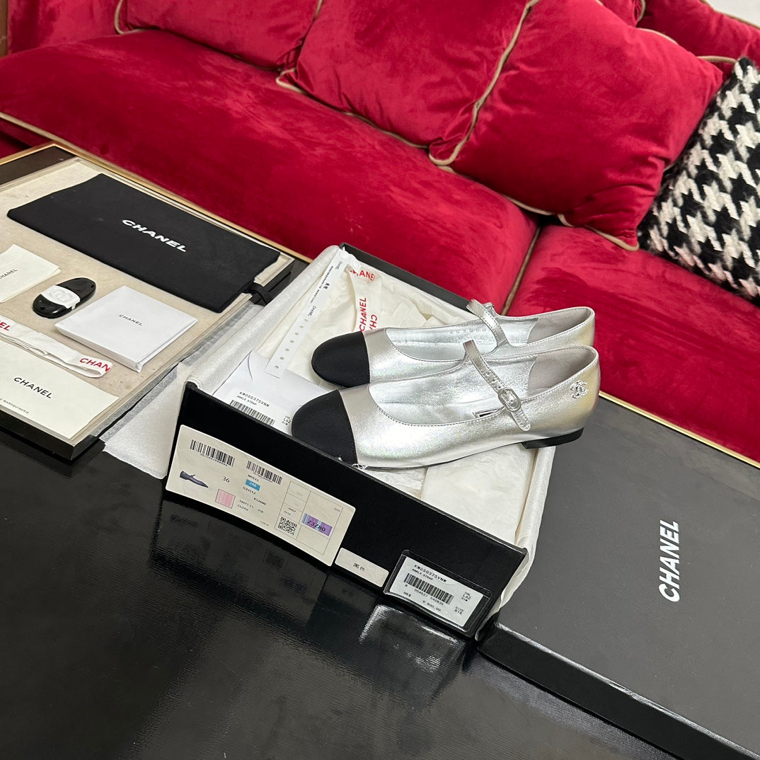 CHANEL MARY JANE ROUND TOE IN SILVER CALFSKIN AND BLACK SATIN