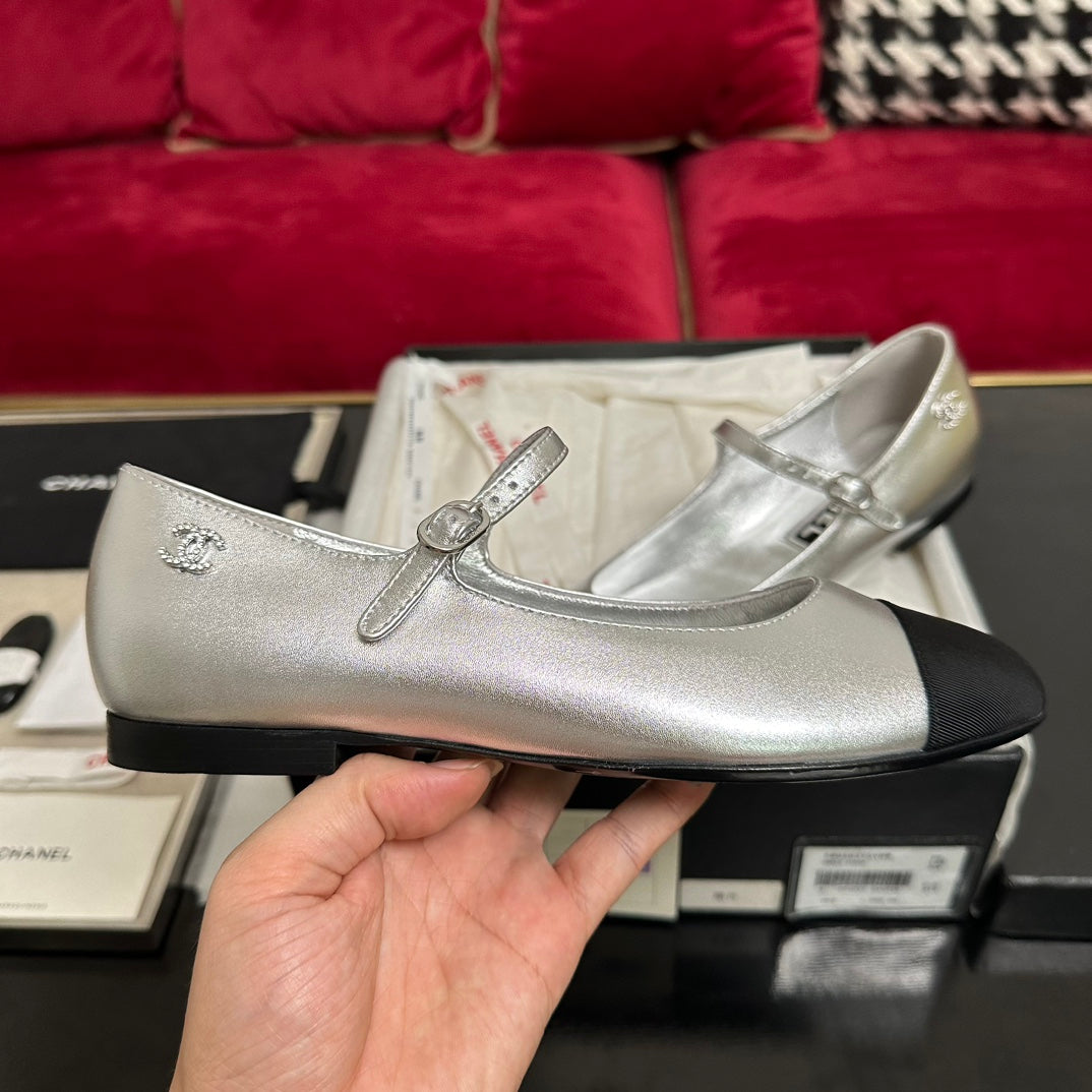 CHANEL MARY JANE ROUND TOE IN SILVER CALFSKIN AND BLACK SATIN