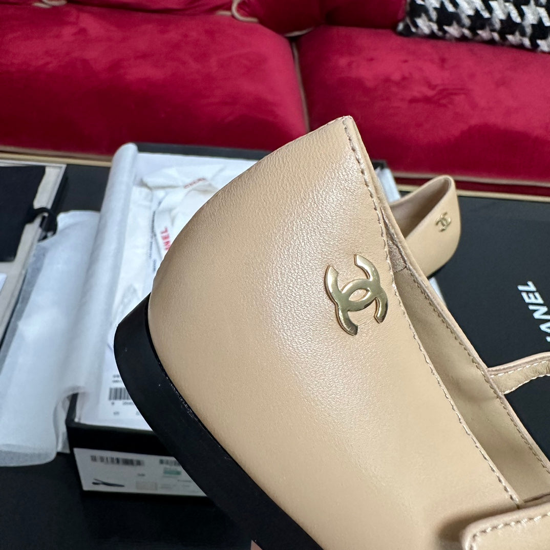 CHANEL MARY JANE SHOES IN BEIGE CREAM CALFSKIN AND BLACK SATIN