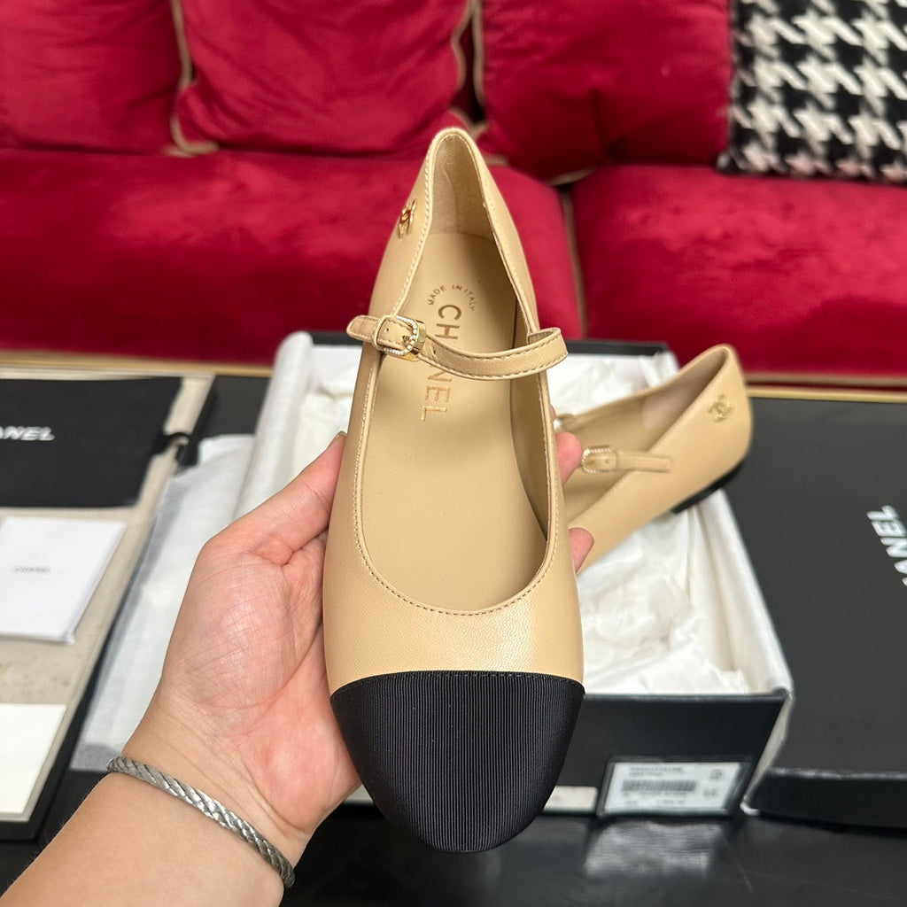 CHANEL MARY JANE SHOES IN BEIGE CREAM CALFSKIN AND BLACK SATIN