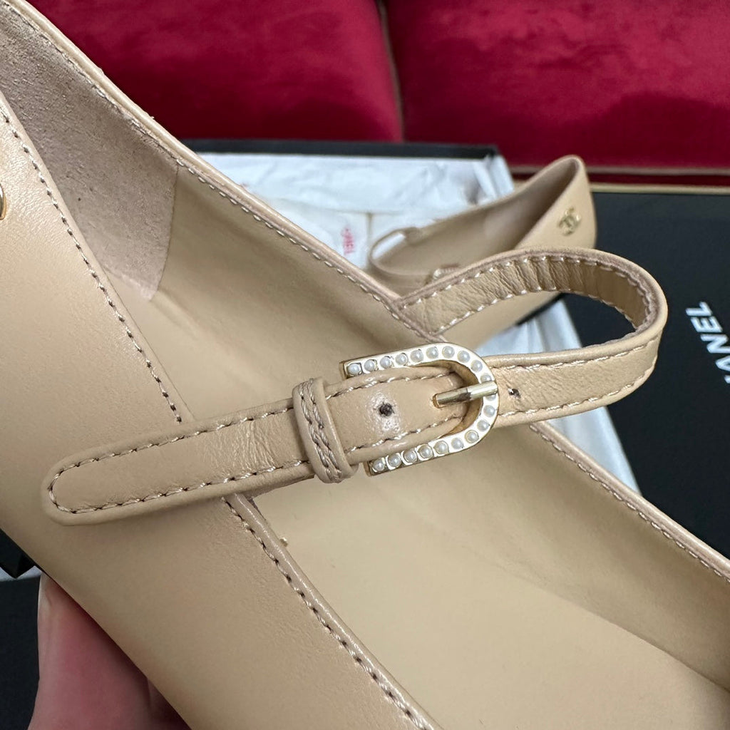 CHANEL MARY JANE SHOES IN BEIGE CREAM CALFSKIN AND BLACK SATIN