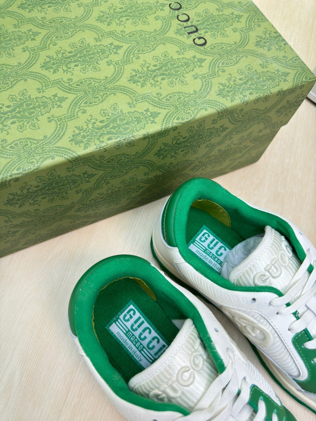 GUCCI INTERLOCKING G SNEAKER WHITE GREEN CALFSKIN AND FABRIC