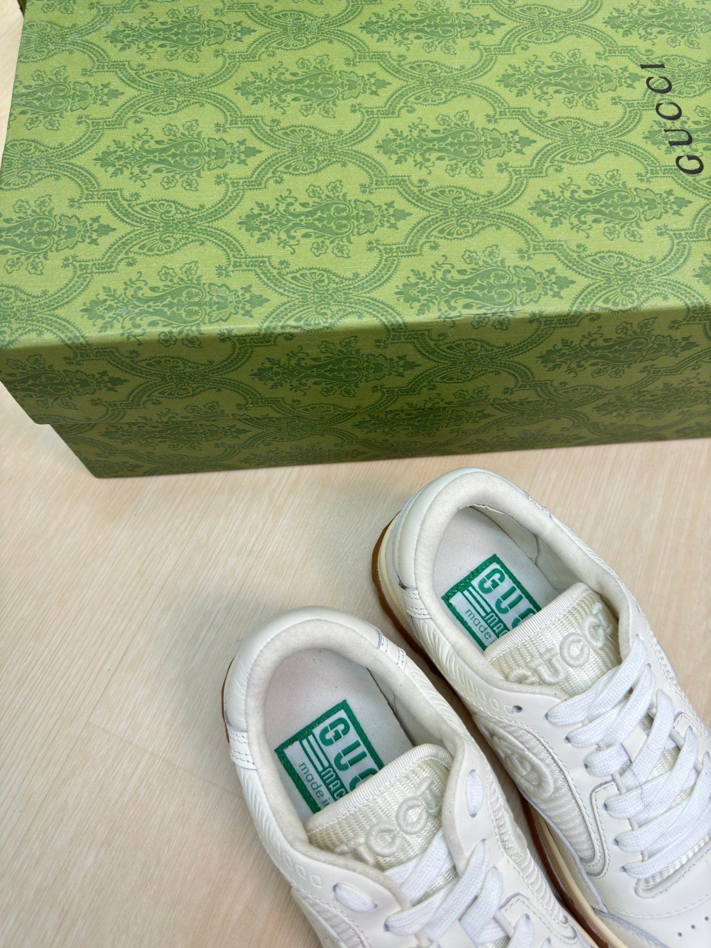 GUCCI INTERLOCKING G SNEAKER WHITE BEIGE CALFSKIN AND FABRIC
