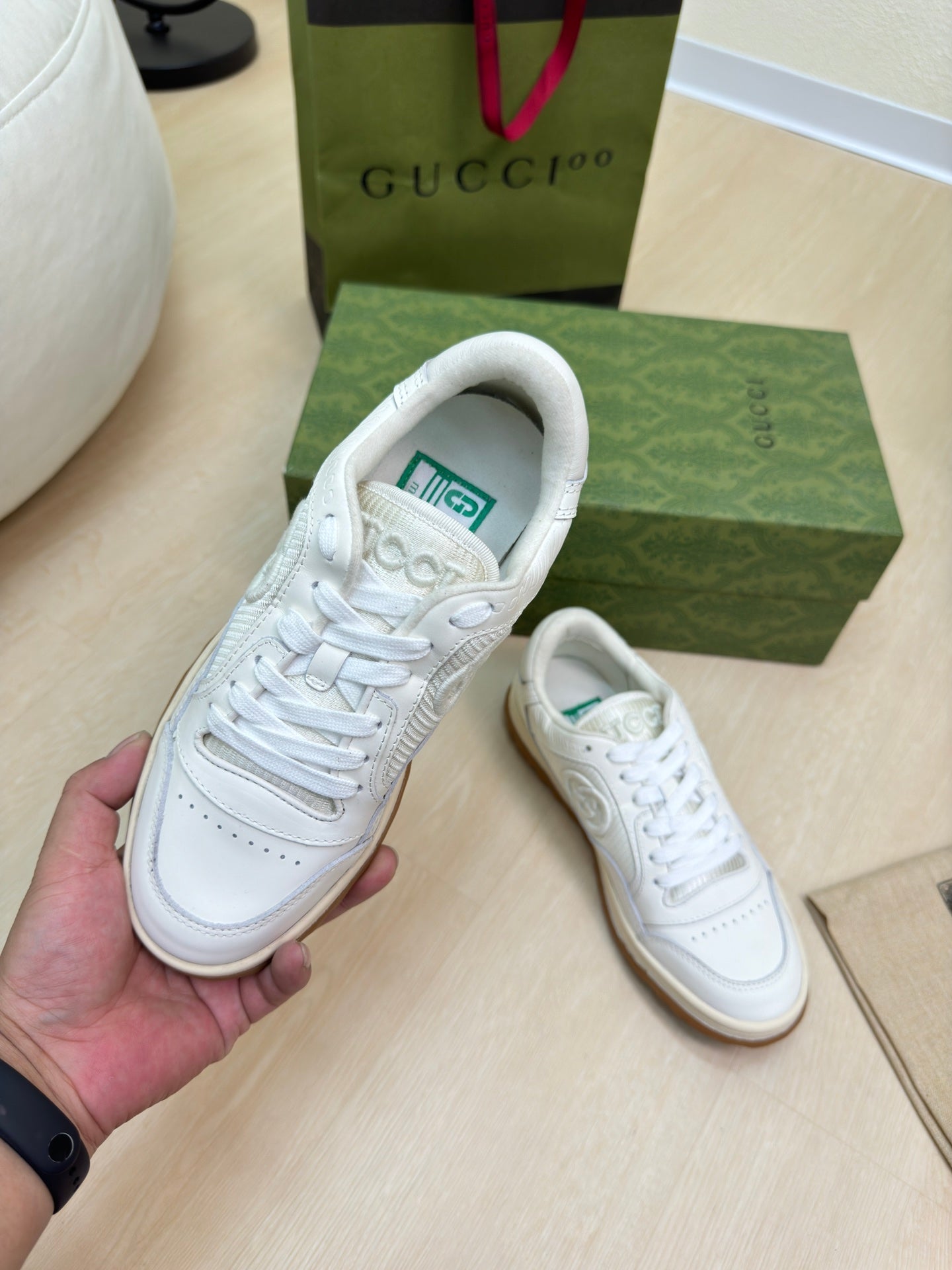 GUCCI INTERLOCKING G SNEAKER WHITE BEIGE CALFSKIN AND FABRIC