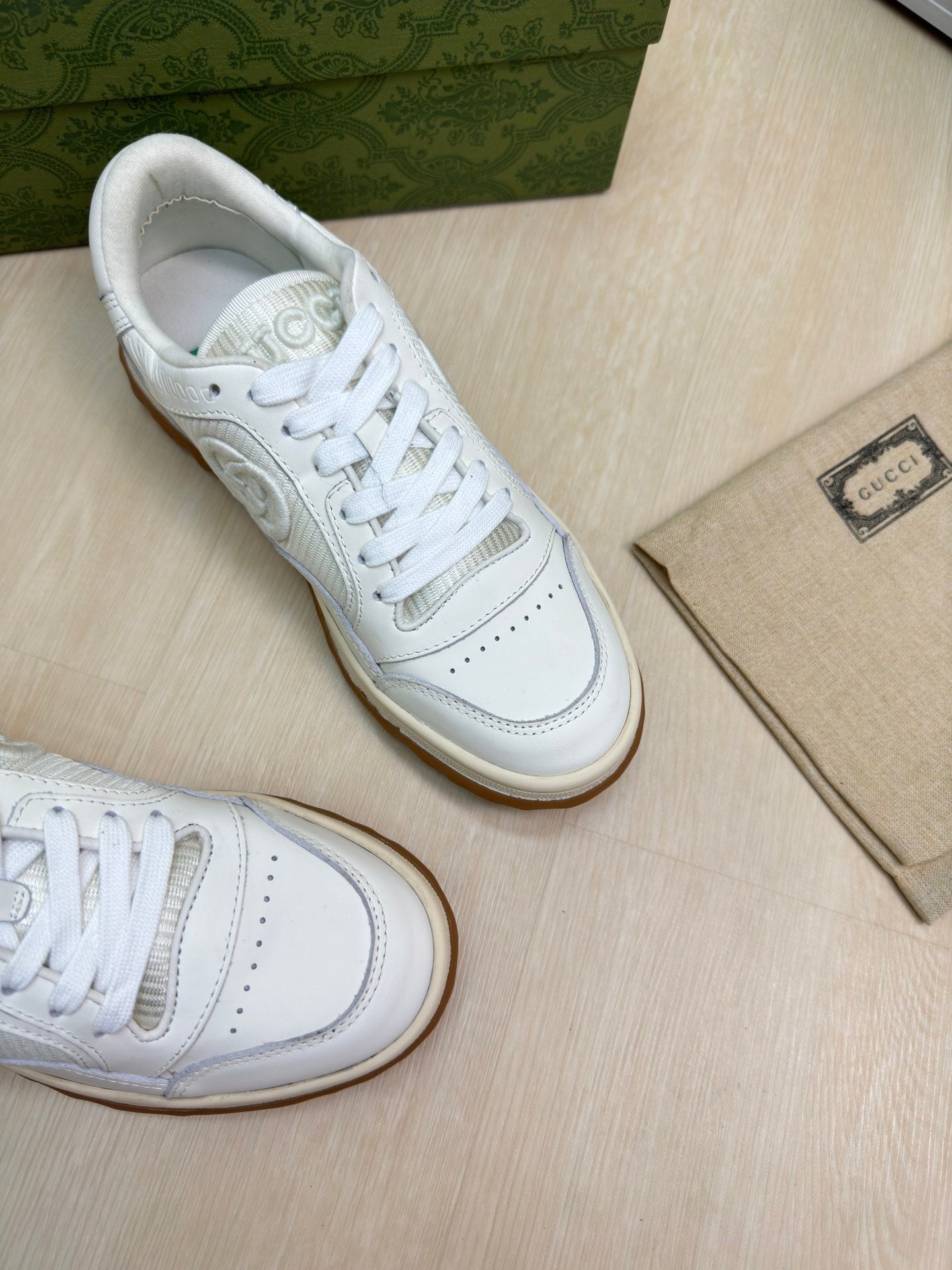 GUCCI INTERLOCKING G SNEAKER WHITE BEIGE CALFSKIN AND FABRIC