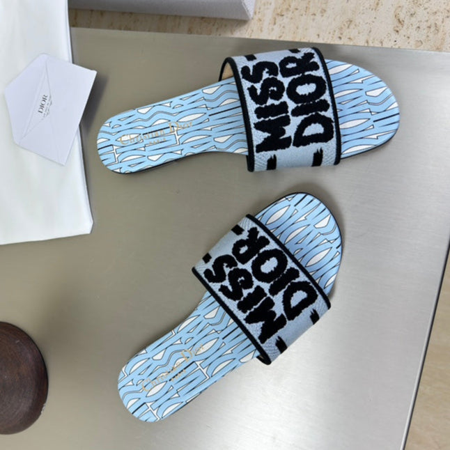 DIOR DWAY SLIDE EMBROIDERED COTTON AND POWDER BLUE MISS  ALLOVER MOTIF