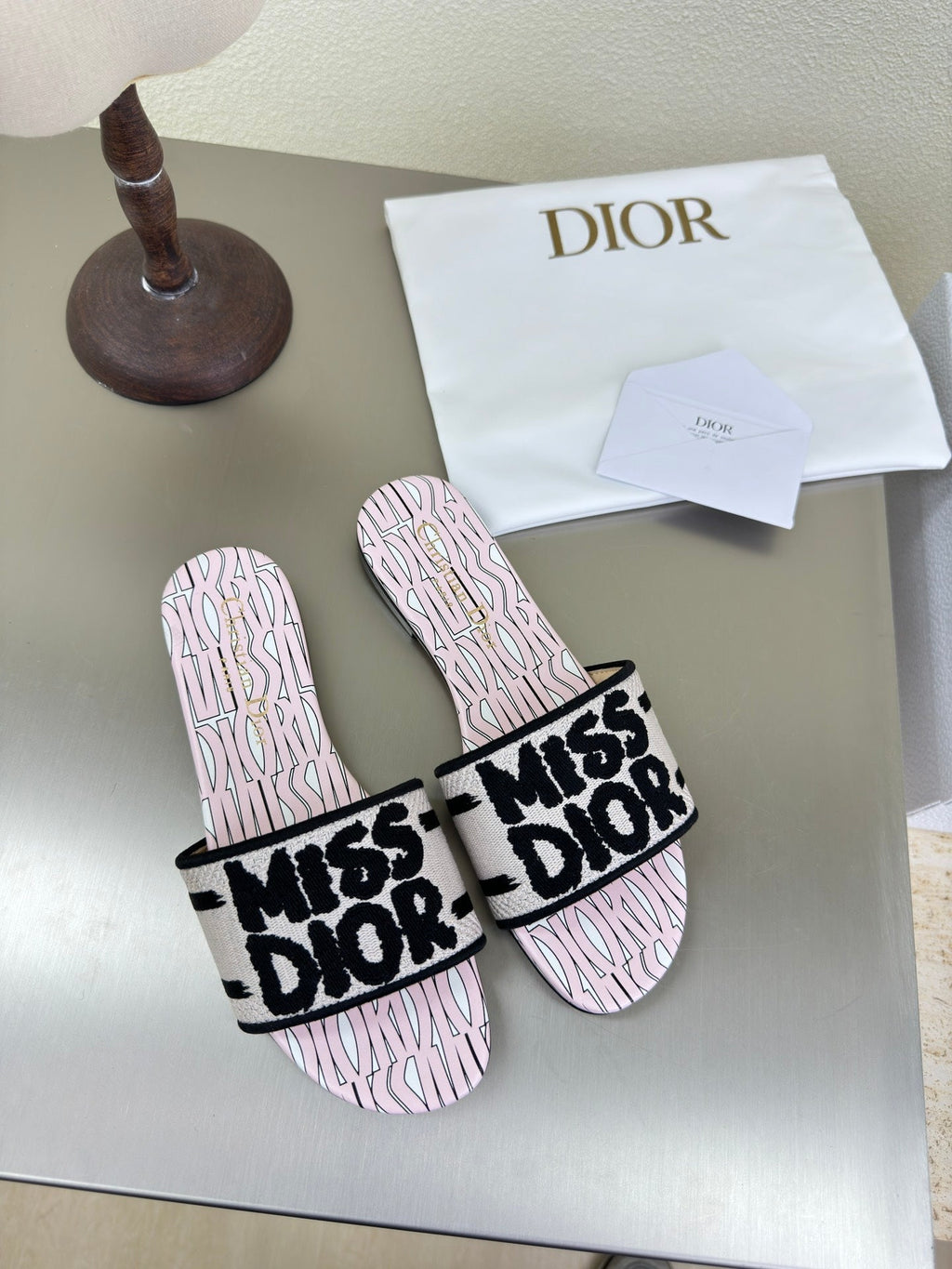 DIOR DWAY SLIDE EMBROIDERED COTTON AND LIGHT PINK MISS  ALLOVER MOTIF