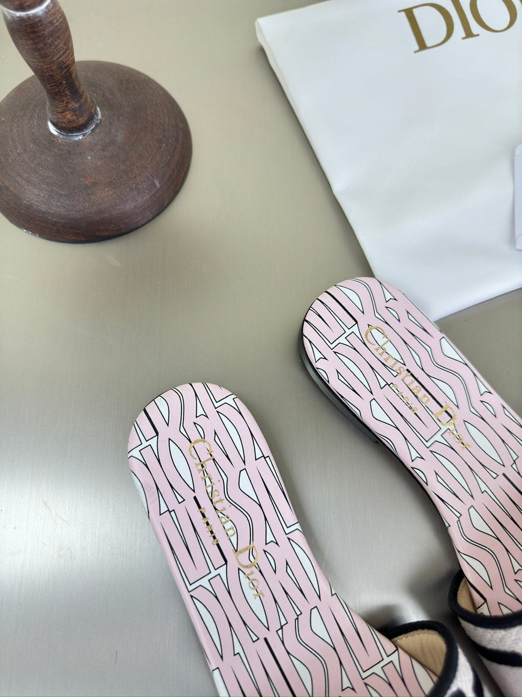 DIOR DWAY SLIDE EMBROIDERED COTTON AND LIGHT PINK MISS  ALLOVER MOTIF