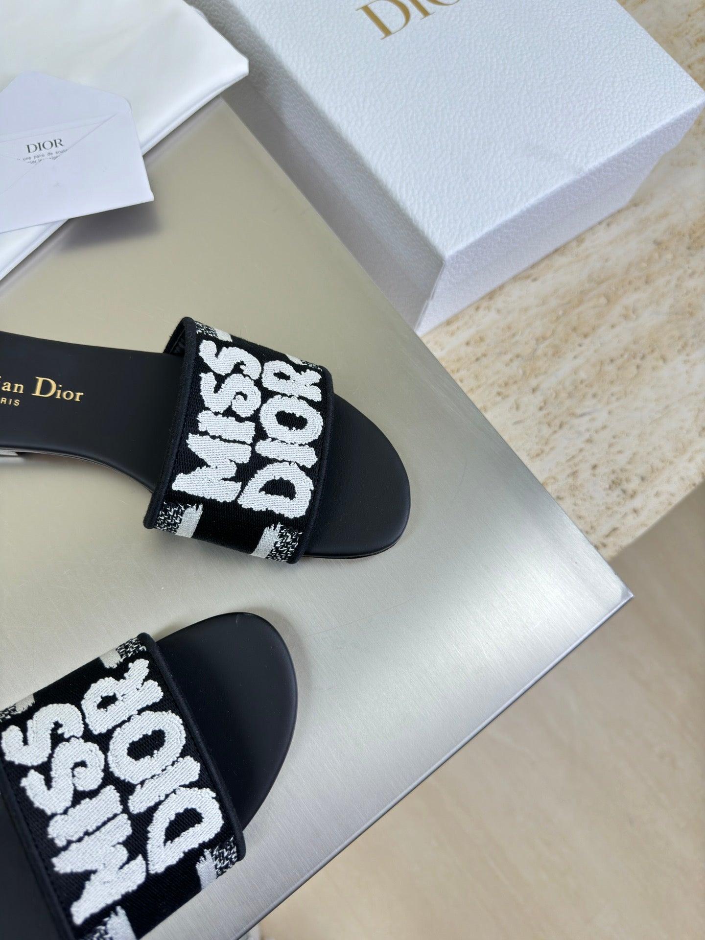DIOR DWAY SLIDE EMBROIDERED COTTON AND BLACK MISS  ALLOVER MOTIF