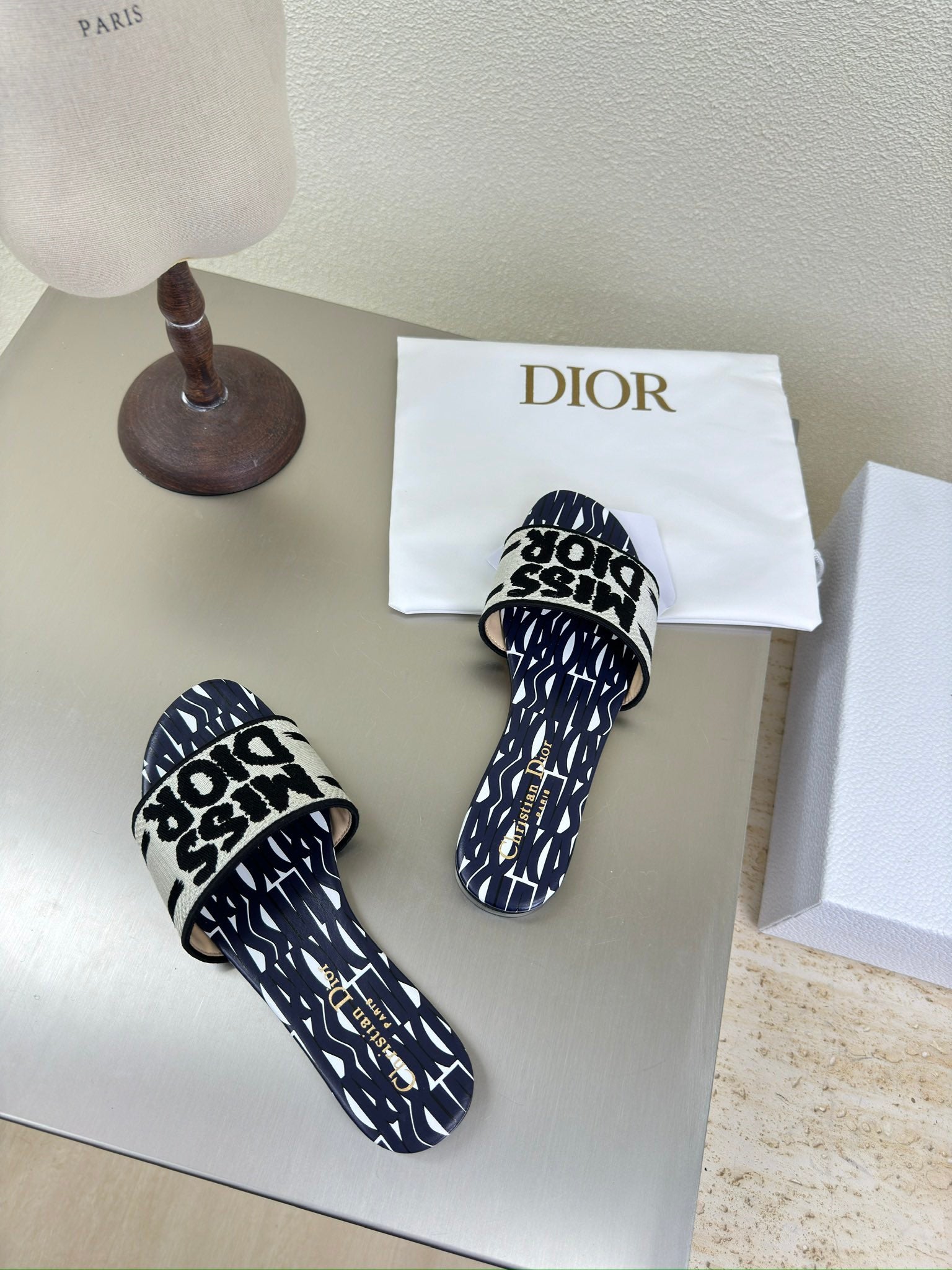 DIOR DWAY SLIDE EMBROIDERED COTTON AND NAVY BLUE MISS  ALLOVER MOTIF