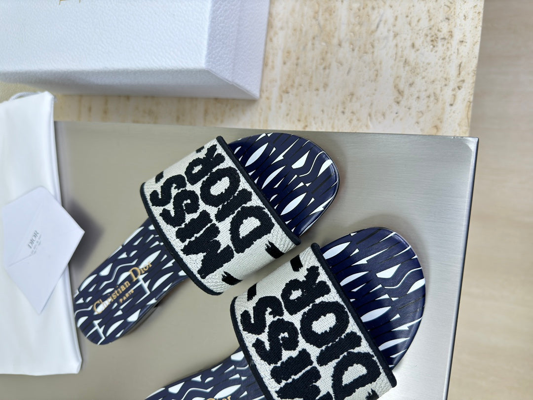 DIOR DWAY SLIDE EMBROIDERED COTTON AND NAVY BLUE MISS  ALLOVER MOTIF