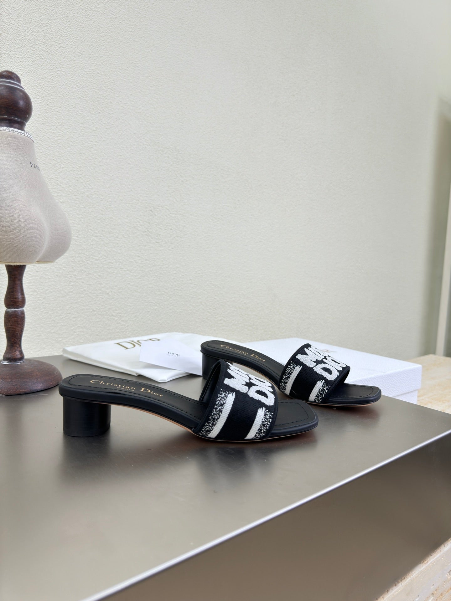 DIOR DWAY HEELED SLIDE EMBROIDERED COTTON AND BLACK MISS  ALLOVER MOTIF 35 MM