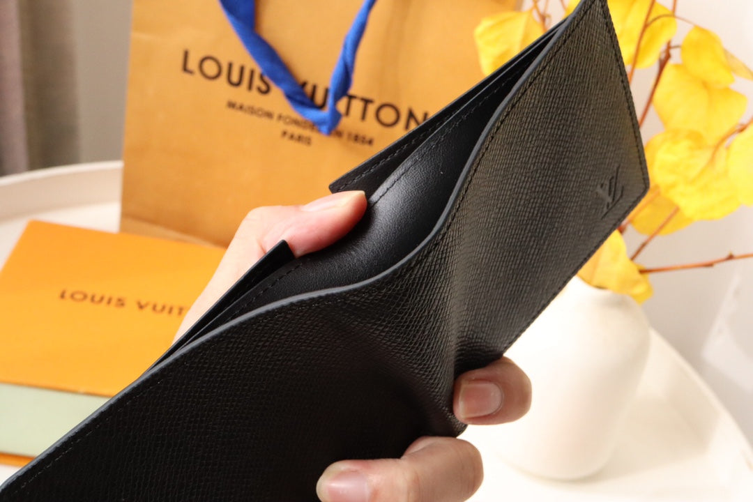 LOUIS VUITTON LV 25S SLENDER WALLET 11 IN BLACK TAIGA CALFSKIN