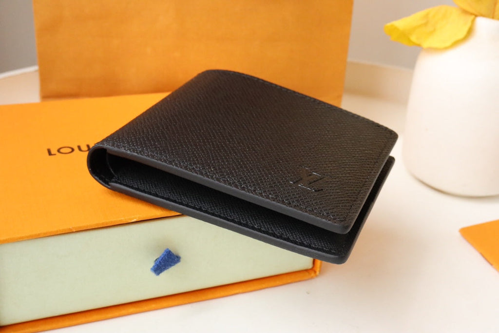 LOUIS VUITTON LV 25S SLENDER WALLET 11 IN BLACK TAIGA CALFSKIN