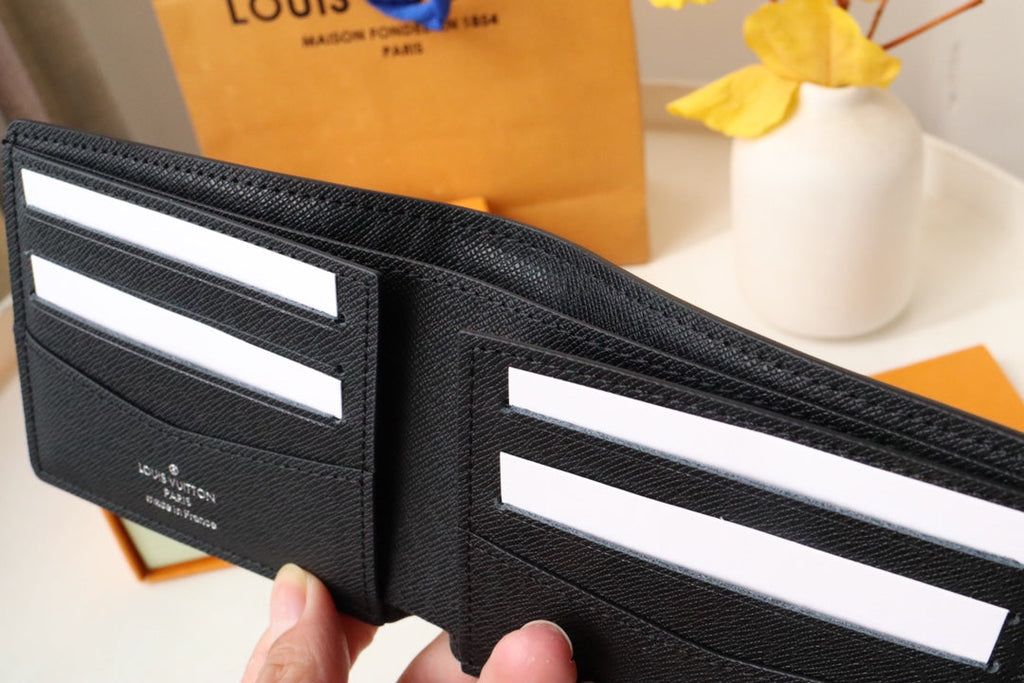 LOUIS VUITTON LV 25S SLENDER WALLET 11 IN BLACK EPI CALFSKIN