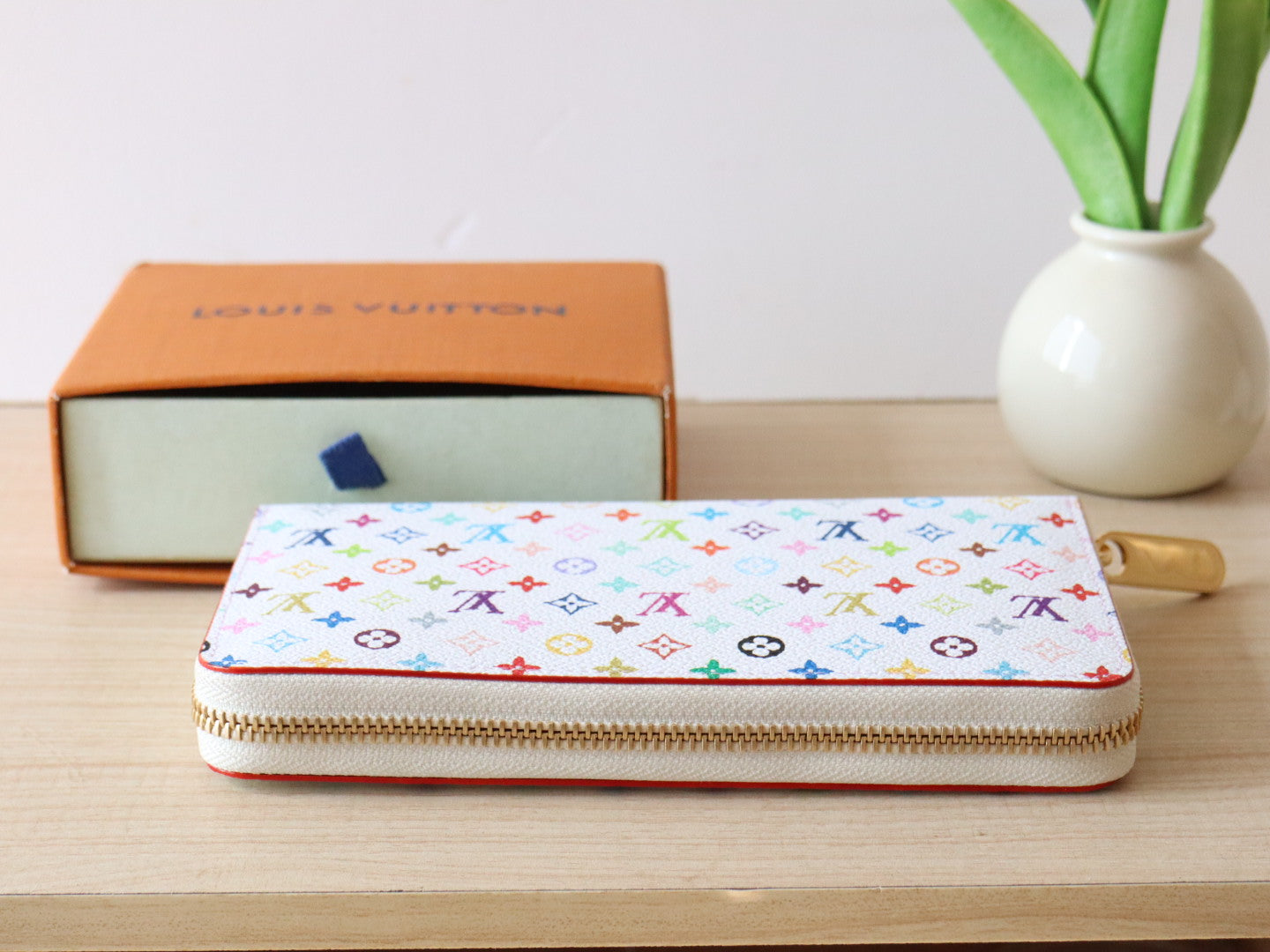 LOUIS VUITTON ZIPPY WALLET 19 IN WHITE MIX COLORFUL CALFSKIN