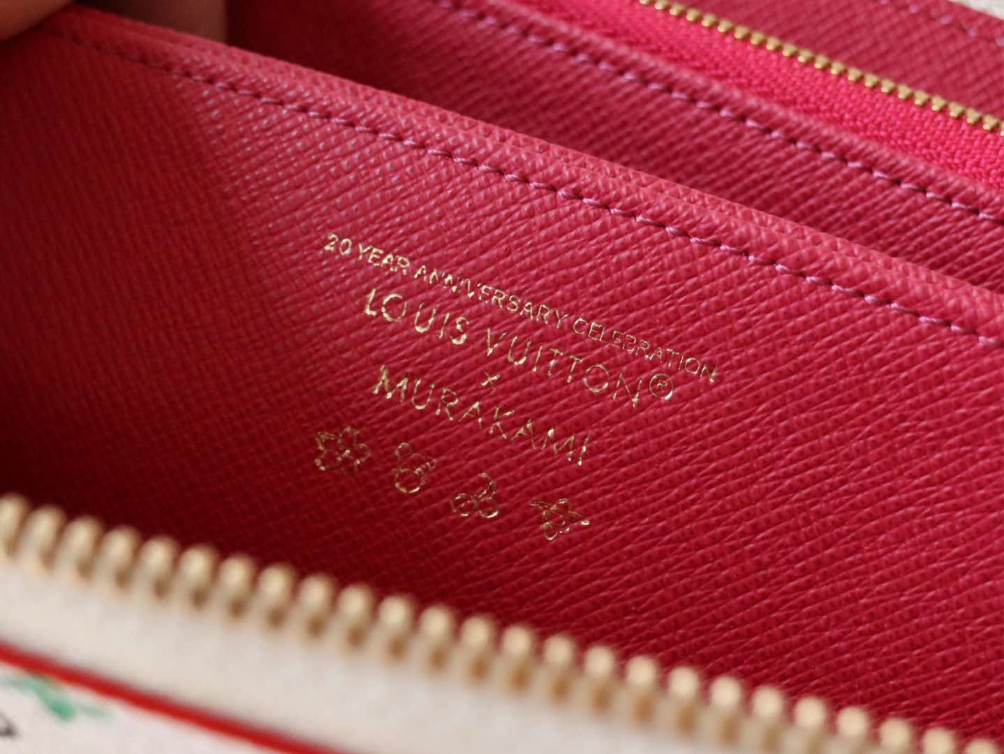 LOUIS VUITTON ZIPPY WALLET 19 IN WHITE MIX COLORFUL CALFSKIN
